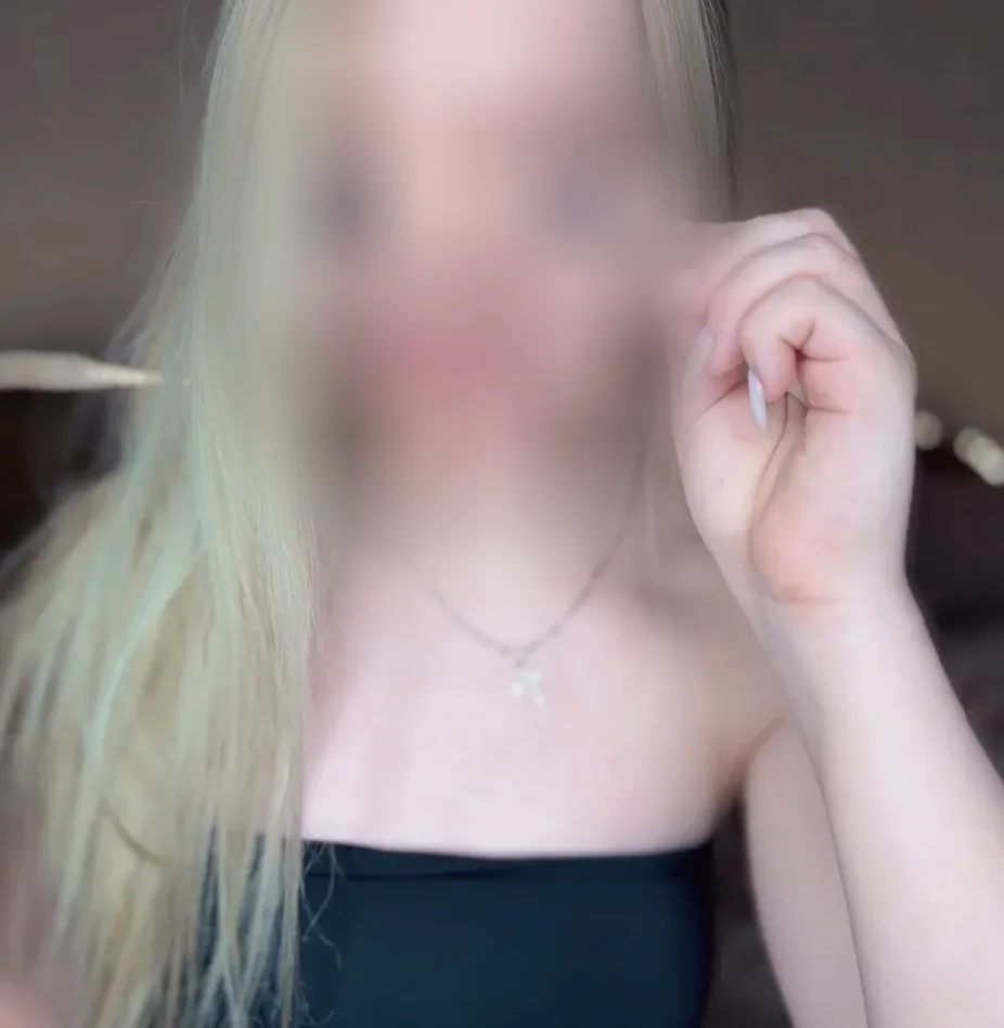 Alena, 21
