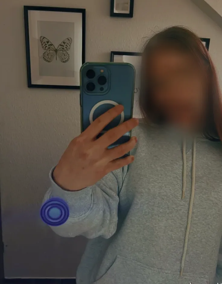 Corinna, 25