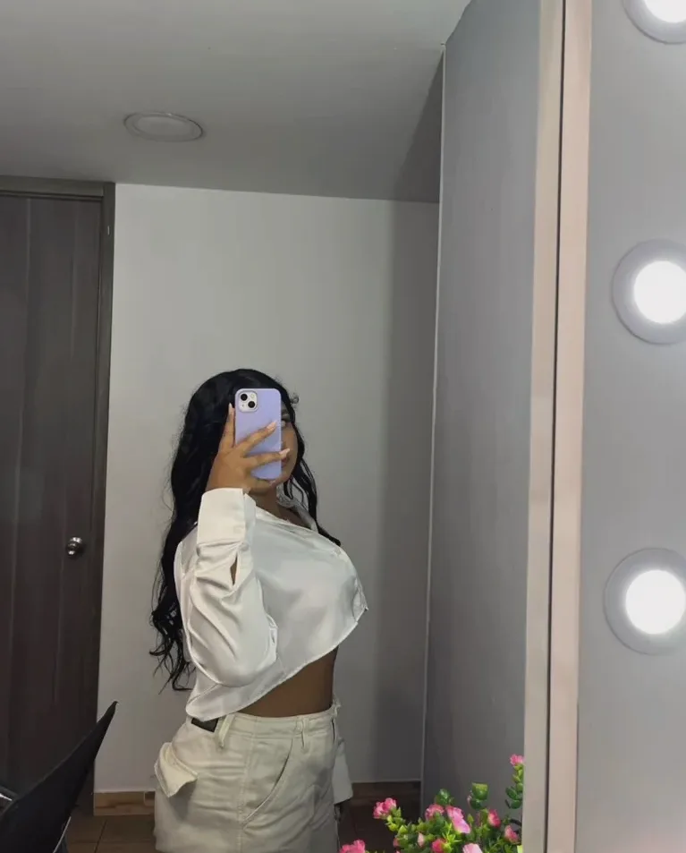 Ivana, 22