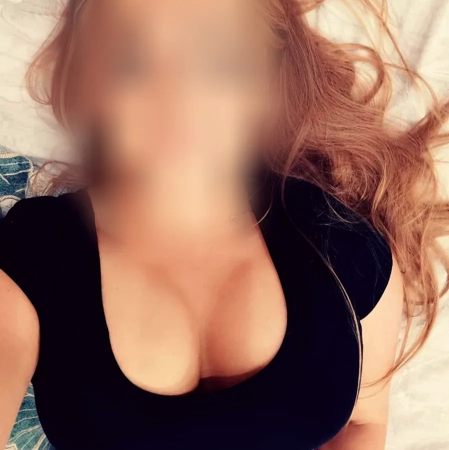 Sarah, 32