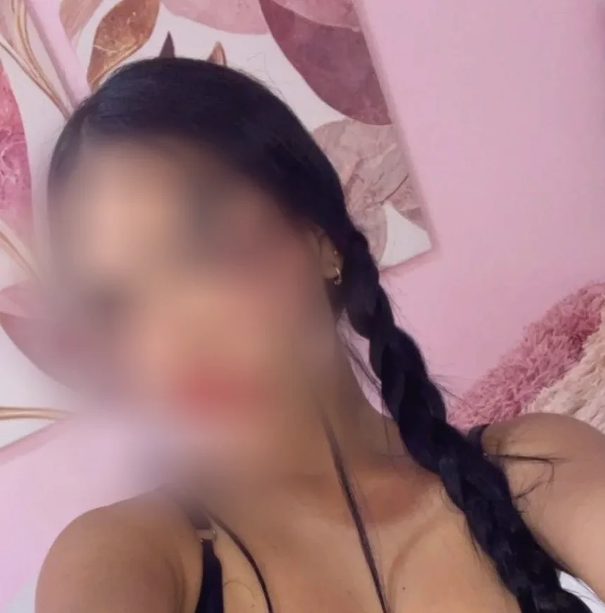 Selma, 23